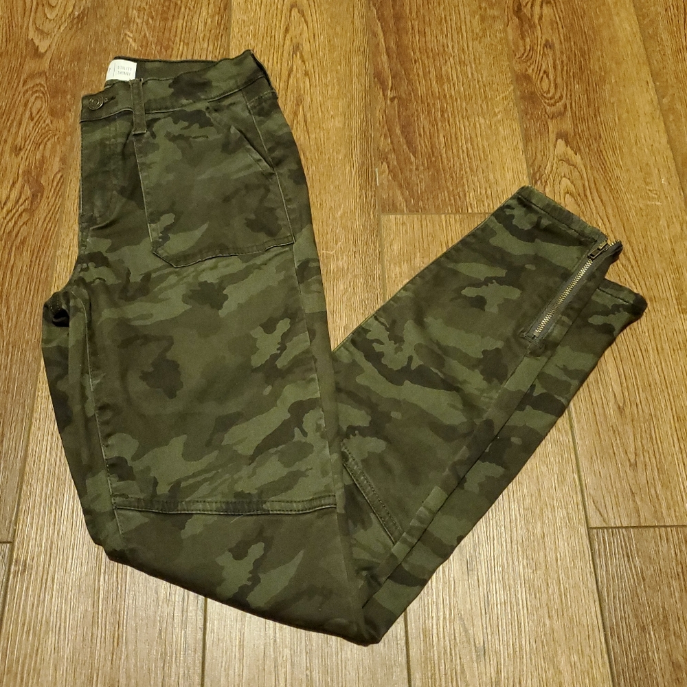 Womens Mudd Camo Skinny Jeans size 7